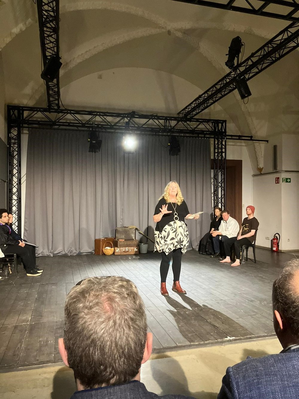 Photo of Deirdre Kinahan speaking at Staatstheater Mainz
