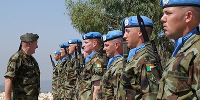 Irish soldiers lined up.