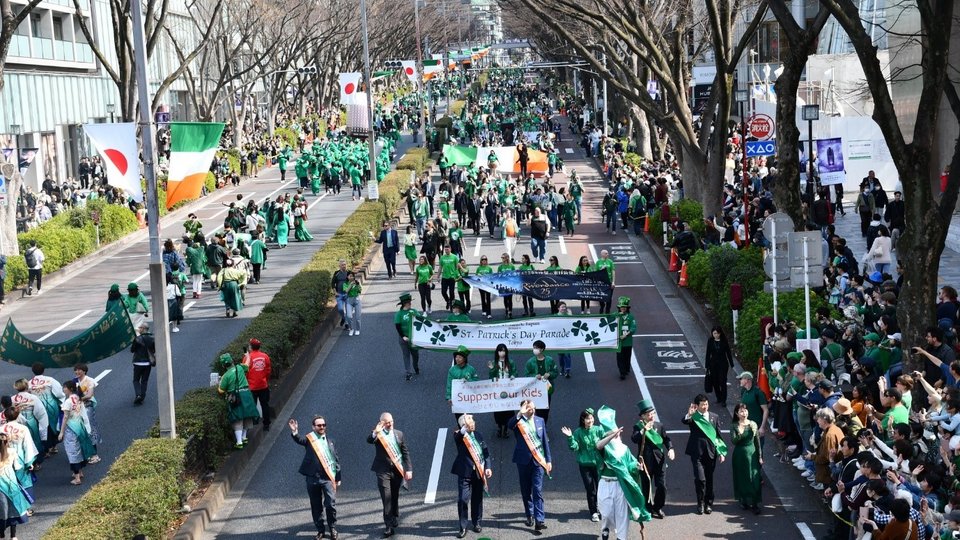 crowd walking in the Tokyo St Patrick's Day parade