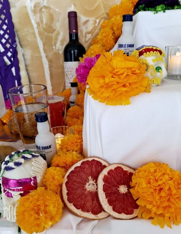 Close up image of the goldsmith ofrenda