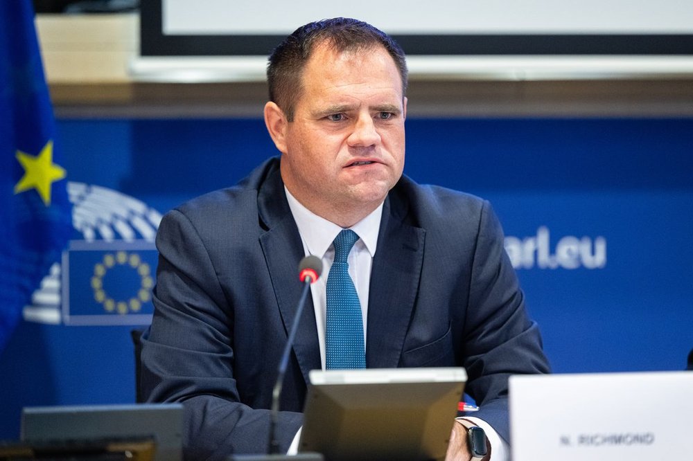 Minister Neale Richmond addressing the European Parliament Committee on Development in Brussels.