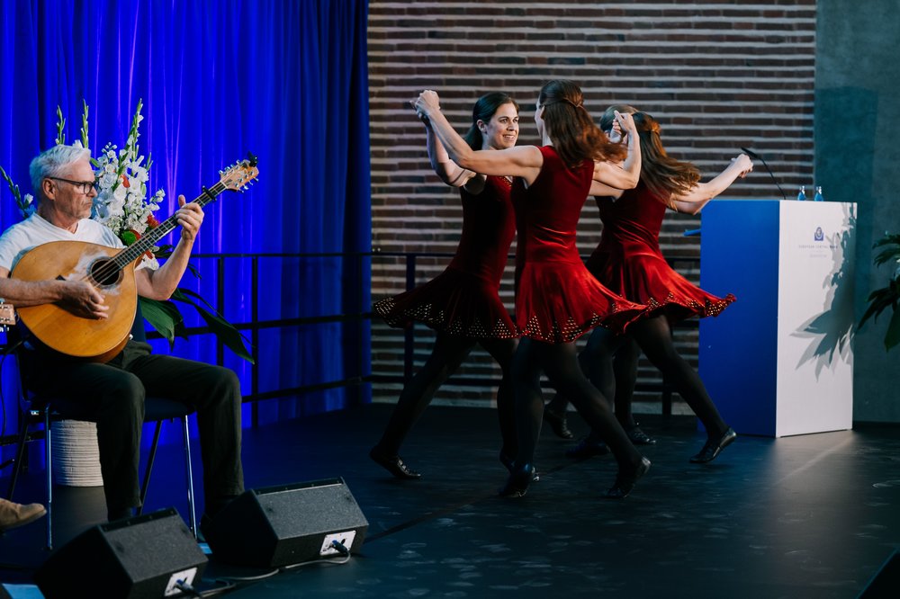Musician and dancers at the opening event of Sharing Horizons