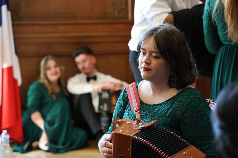 Accordion player in the Embassy of Ireland