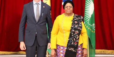 Ambassador Aidan Fitzpatrick presents his credentials to H.E Dr. Netumbo Nandi-Ndaitwah President of the Republic of Namibia, at State House.