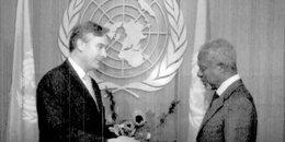 Ambassador David Cooney with UN Secretary-General Kofi Annan