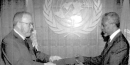 Ambassador Richard Ryan with UN Secretary-General Kofi Annan