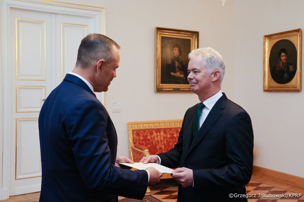 Ambassador Conlon presents his credentials to President Nawrocki
