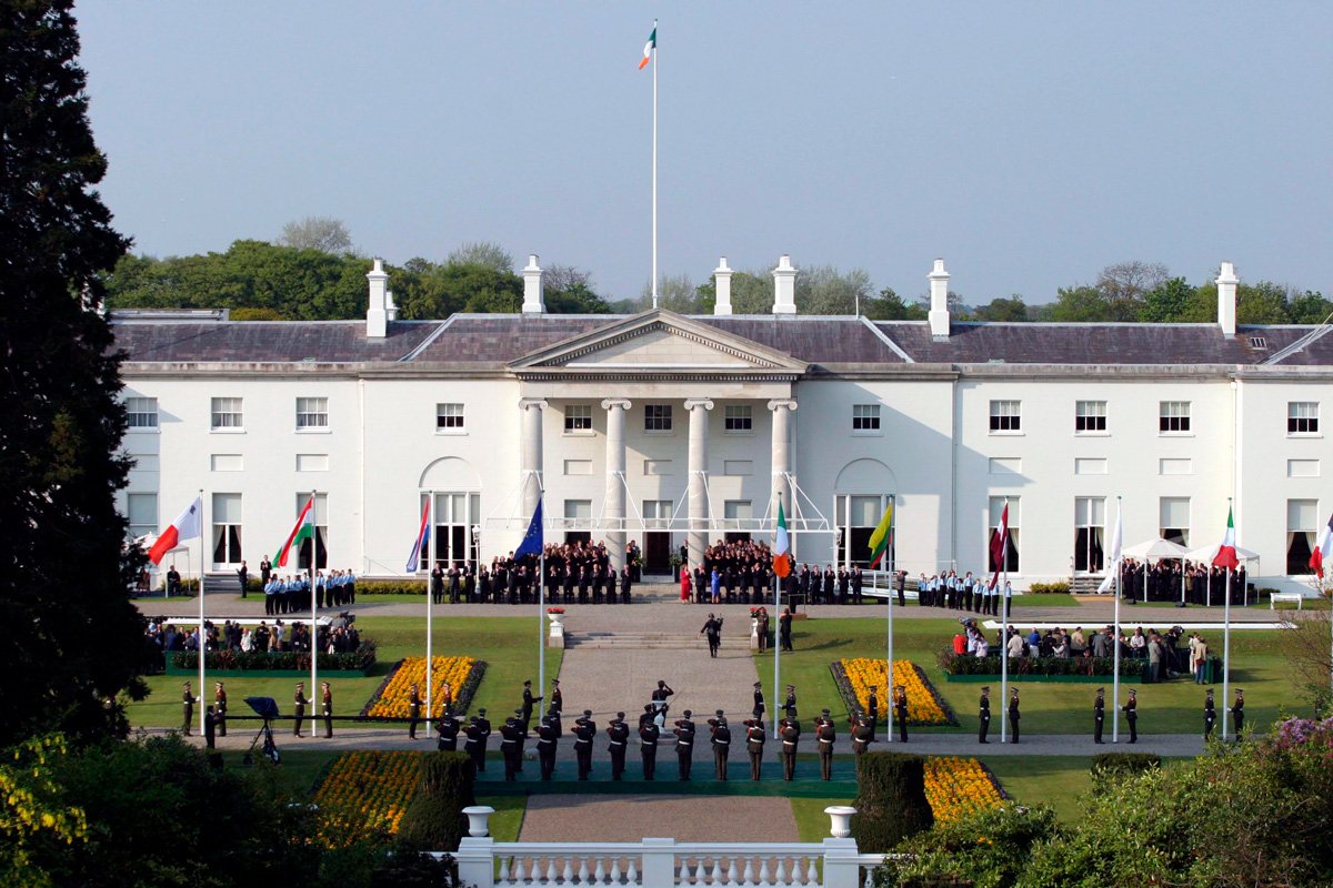 Aras an Uachtaran on the Day of Welcomes 2004
