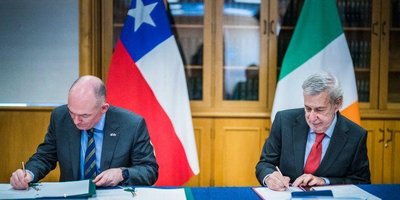 Attorney General Fanning and Chilean Foreign Minister Van Klaveren sign Working Dependents Agreement
