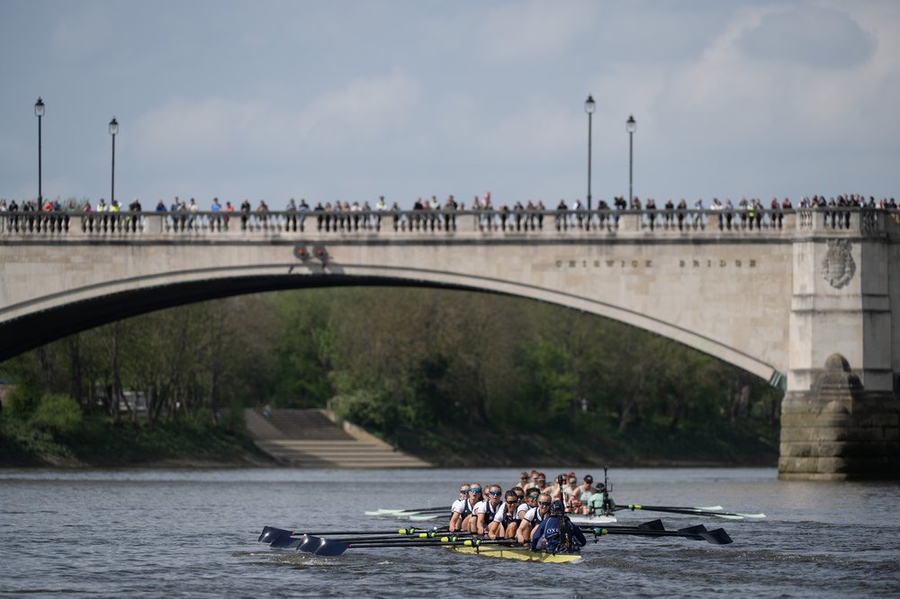 Rowers in the Chiswick Bridge Women's Race 2025
