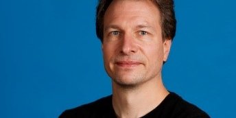 Headshot of Daniel Holder
