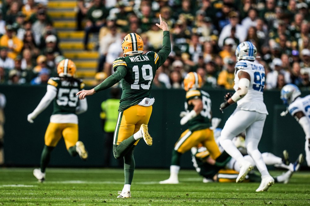 Daniel Whelan celebrating on the field