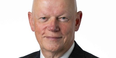 Headshot of Dónal O’Donnell