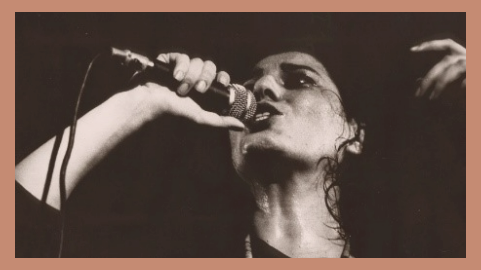 Maria Farantouri singing