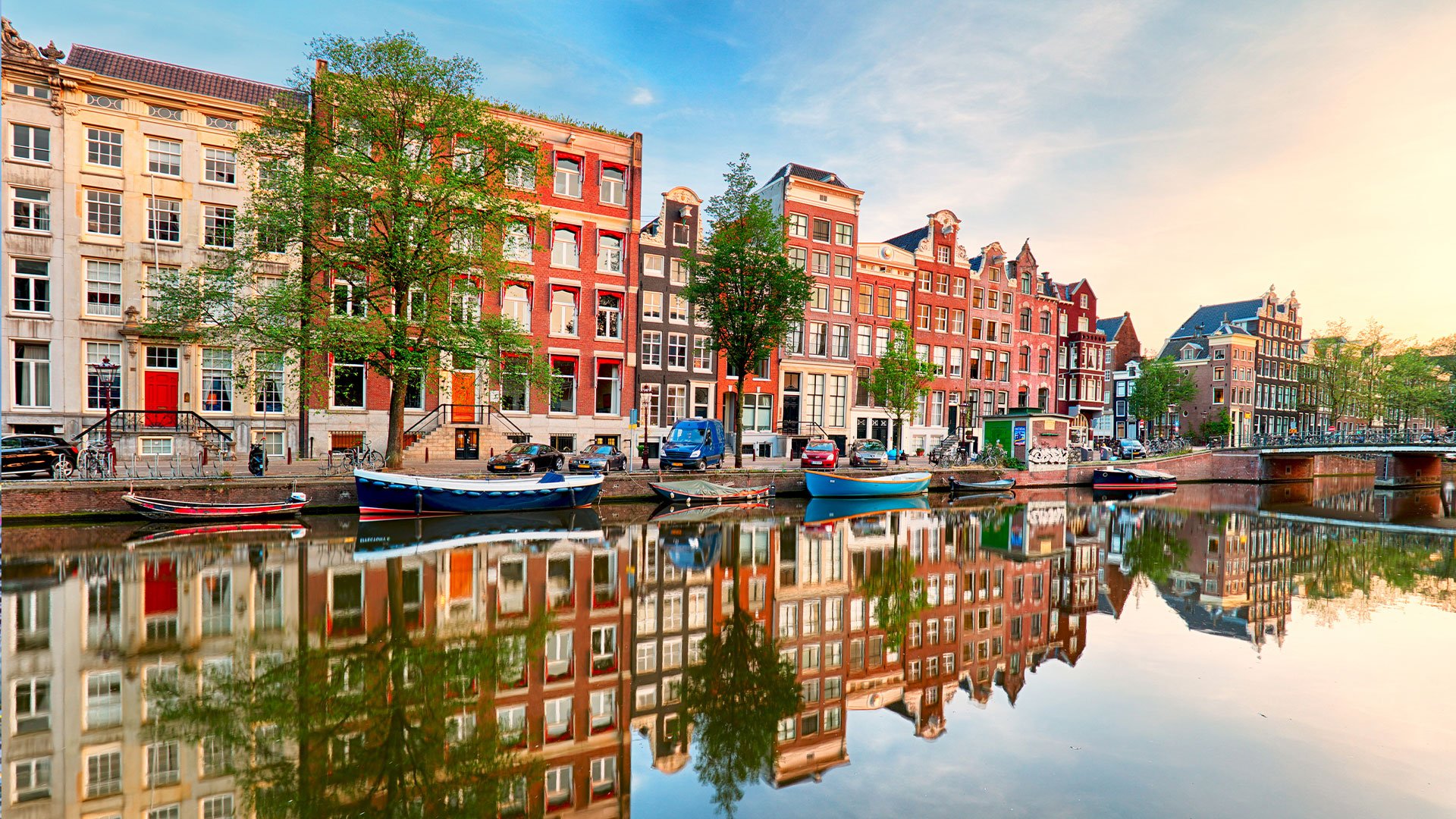 Cityscape image of Hague in the Netherlands.