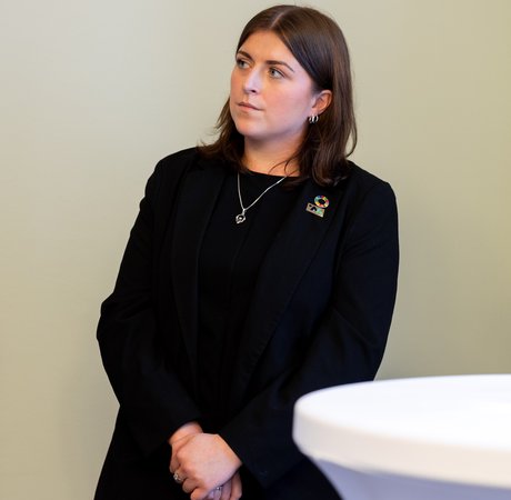 Jennifer Salmon on stage