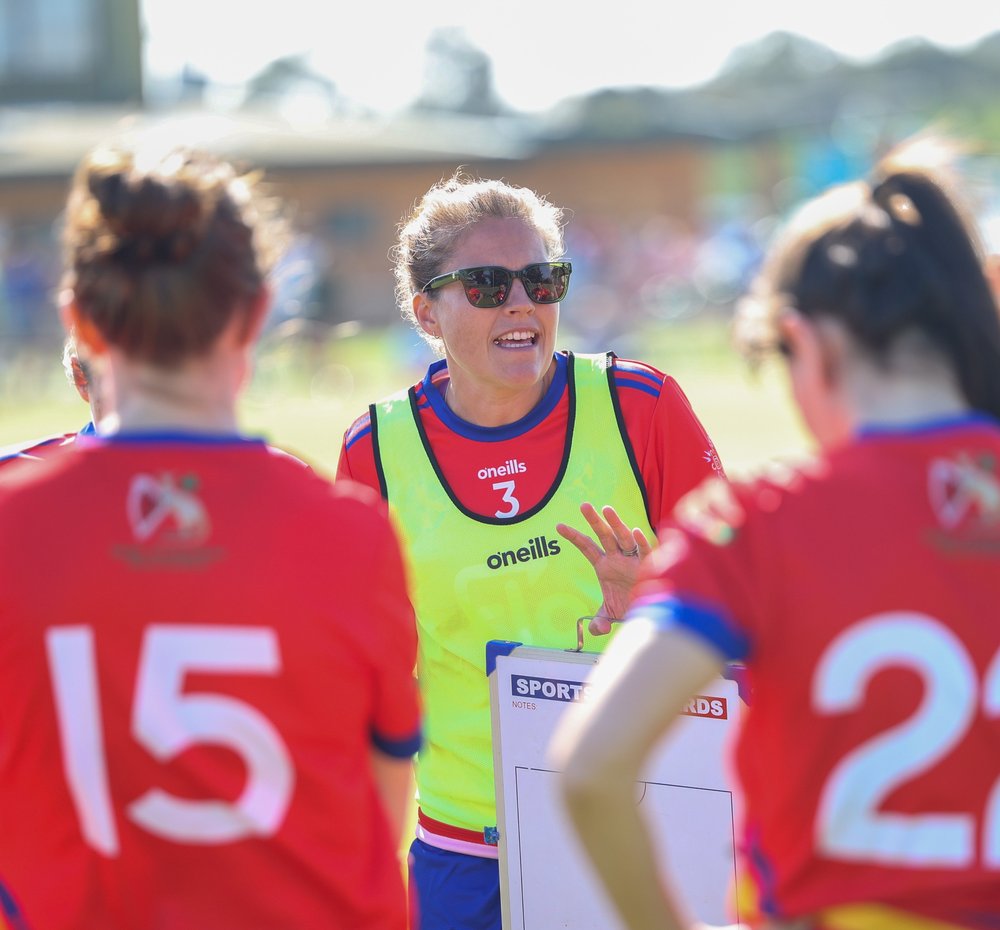 Kate Fenton coaching the South Australia women's team at the 2024 Australasia Championships