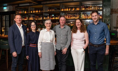 Group photo of Irish community members in Melbourne