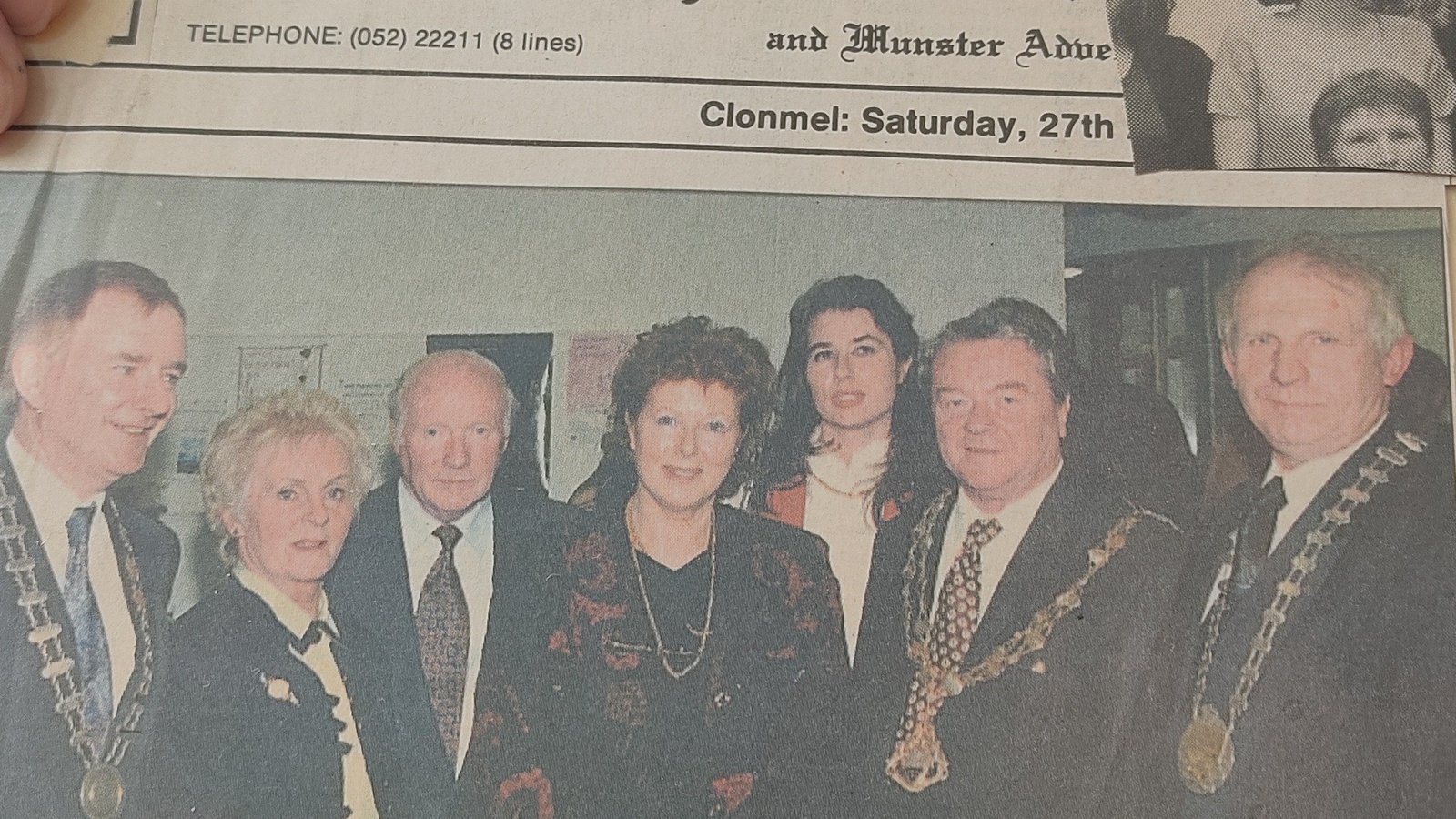 A news article with Monica Cullen del Bigio and group of Irish and Italian diaspora