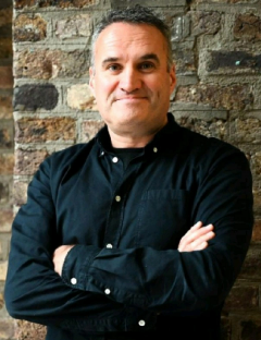 Viv Chambers headshot