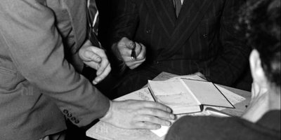 Patrick Kavanagh signing book, Bloomsday, Davy Byrnes pub, Duke Street, Dublin