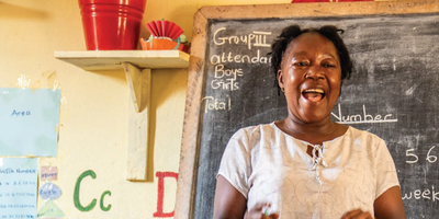 Enid teaching her students at a Sightsavers-supported inclusive school in Sierra Leone.