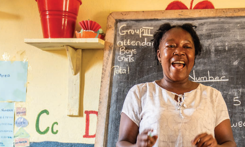 Enid teaching her students at a Sightsavers-supported inclusive school in Sierra Leone.