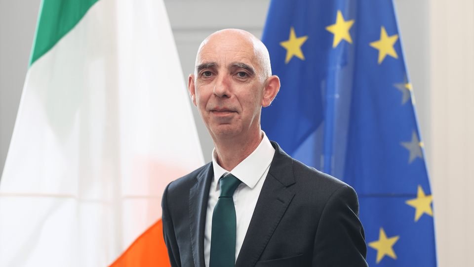 Headshot of Consul General Robert Jackson