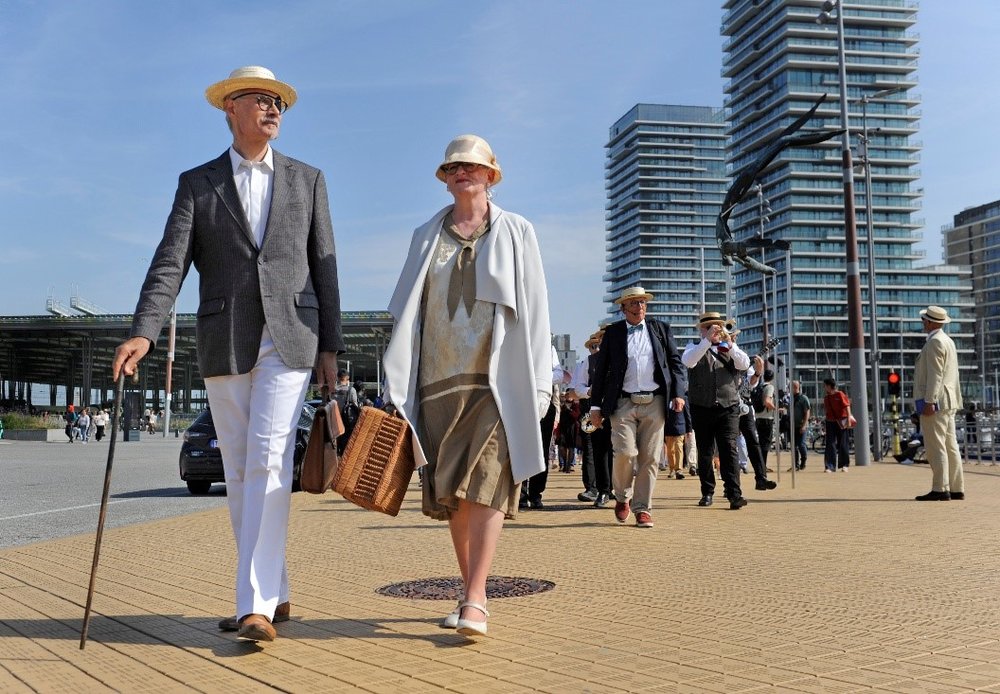 Photo of actors playing Nora and James Joyce acting out their holiday in Ostende for the 100 anniversary.