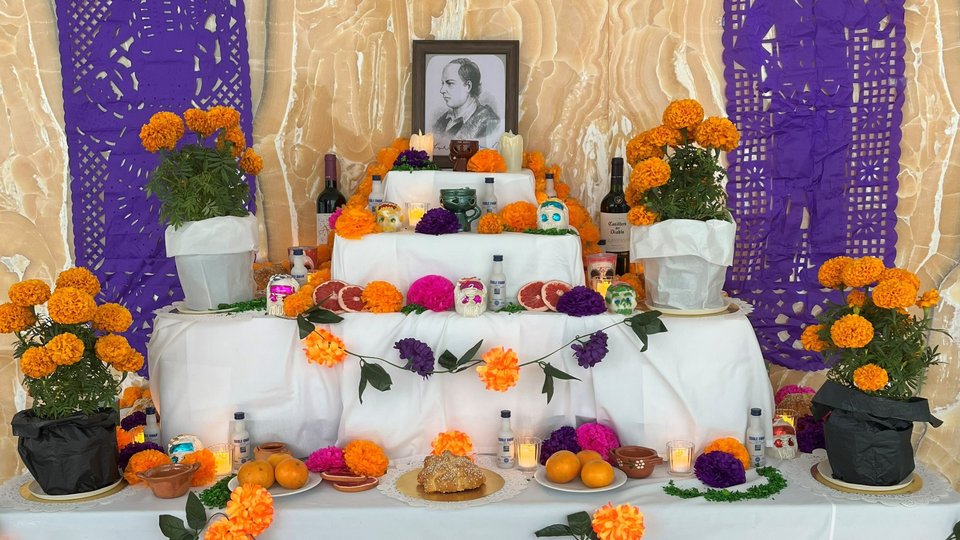 Goldsmith Ofrenda Mexico