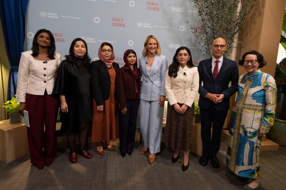 Group photo of UN High Commissioner for Human Rights Volker Türk and the Malala Fund, alongside Afghan women leaders including Metra Mehran, Afghanistan Accountability Collective, Asila Wardak, Women’s Forum on Afghanistan and Gaisu Yari, Malala Fund and Minister for Foreign Affairs and Trade, Helen McEntee.